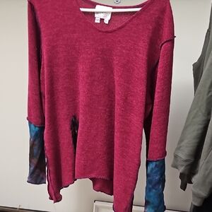 Women's Burgundy Top with Tie-Dye Sleeves New Without Tags Large